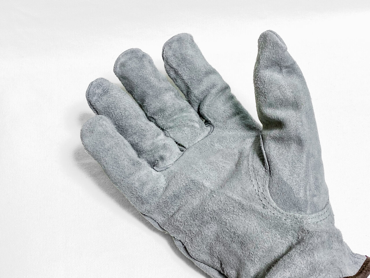 ダイソーの焚火グローブ