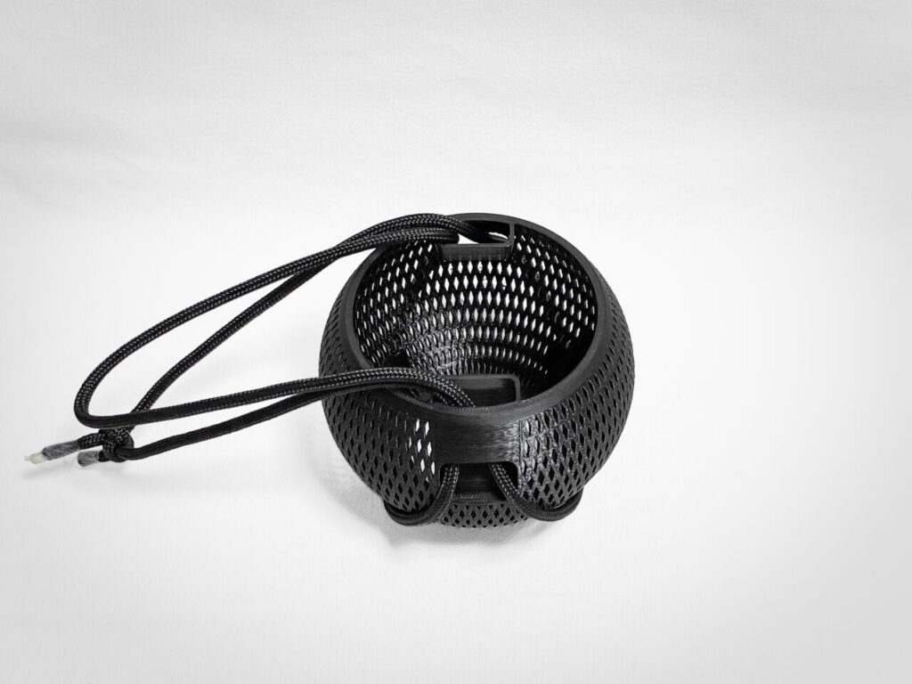 3Dプリンターで自作した逆さ吊鉢